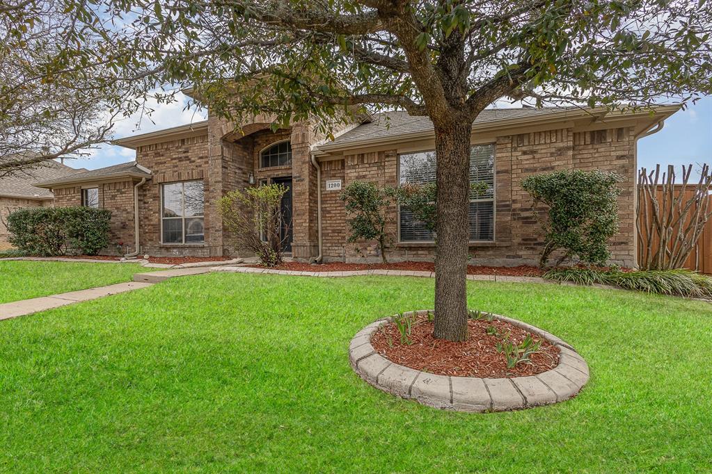 1200 Whispering Glen Property Photo