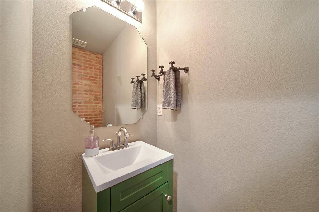 2816 Saint Bernard Drive Property Photo 20
