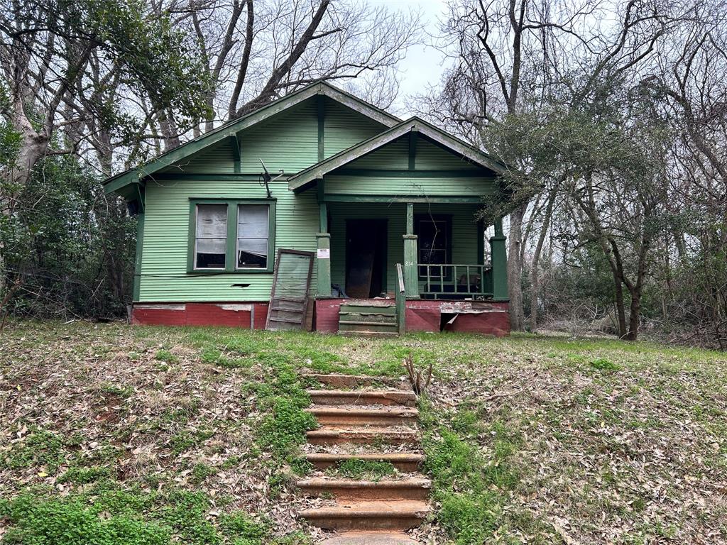 814 Moody Street Property Photo