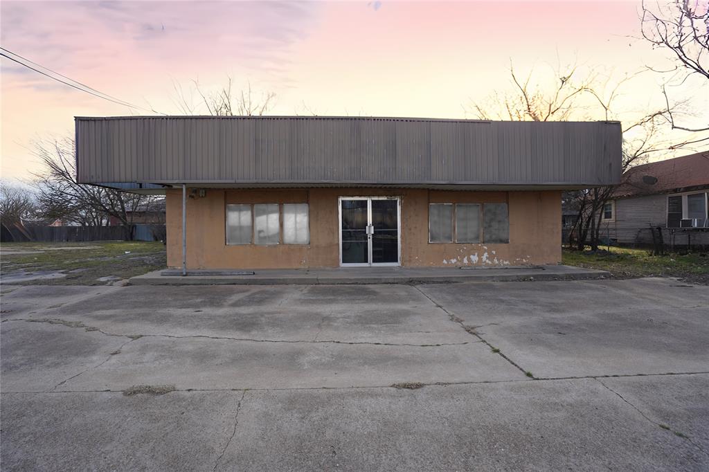 903 S Oak Avenue Property Photo