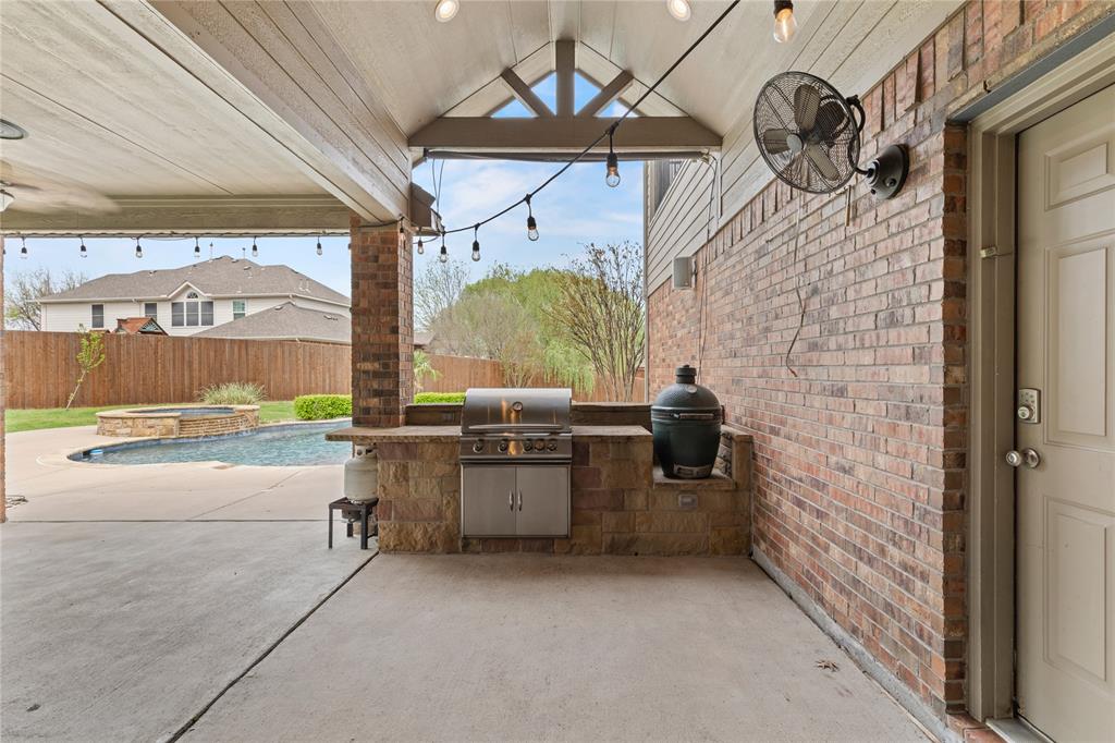 613 Windward Drive Property Photo 3