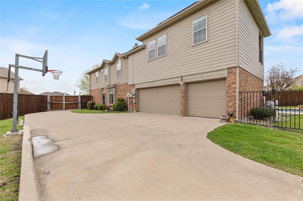 613 Windward Drive Property Photo 8