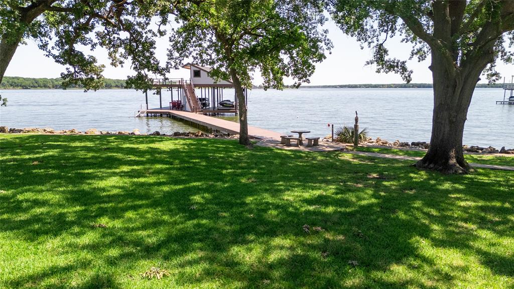 39 Lakeside Drive Property Photo