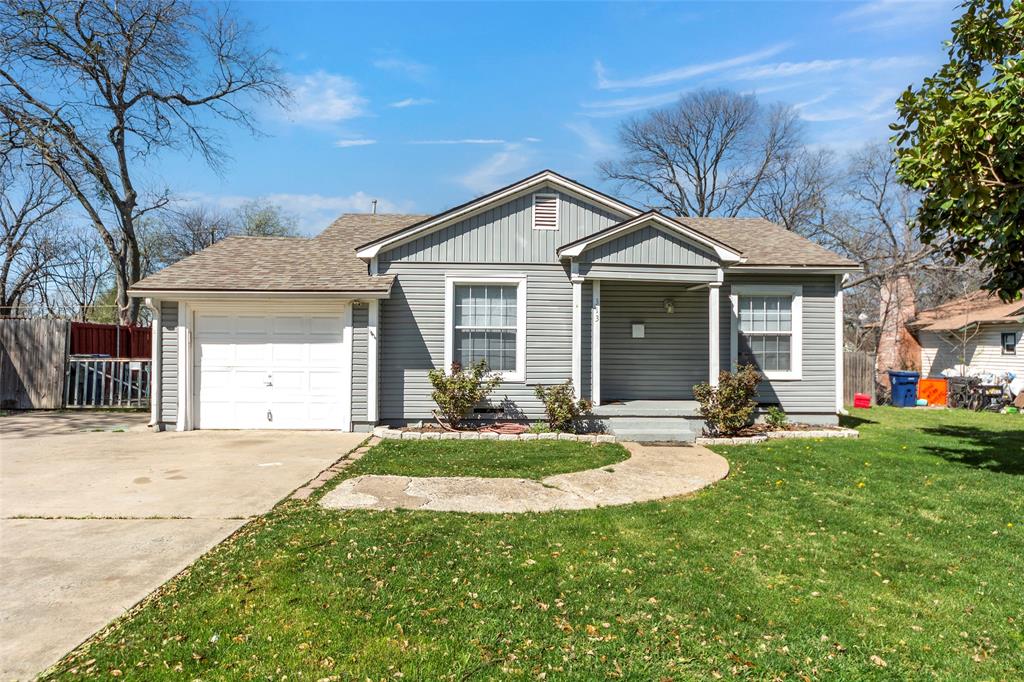 313 W Avenue G Property Photo