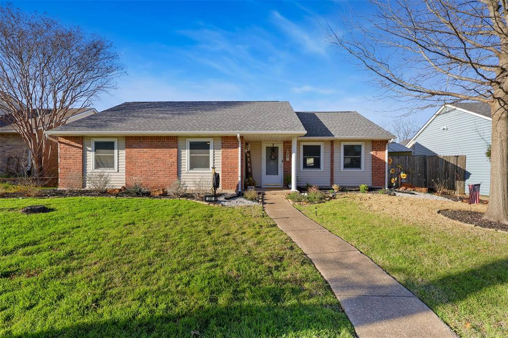 535 English Oak Drive Property Photo