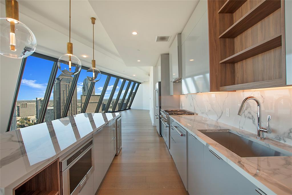 1800 N Field Street Property Photo