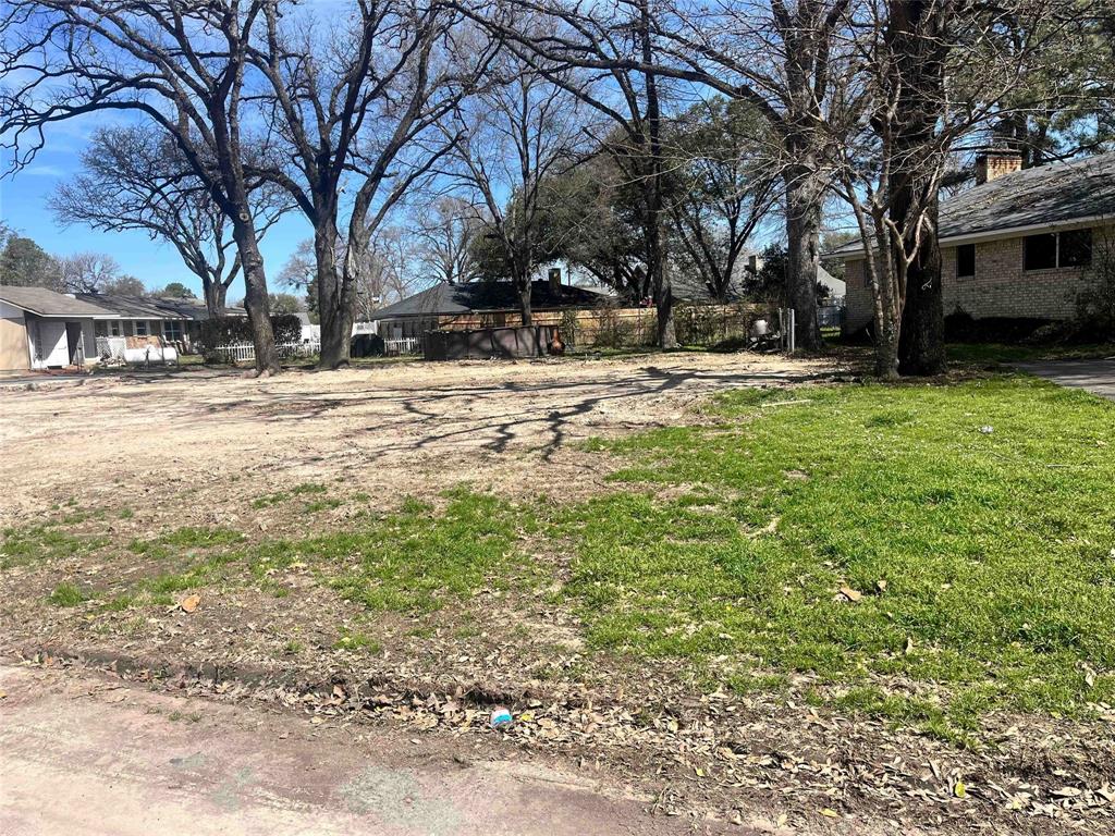 18508 Hickory Circle Property Photo