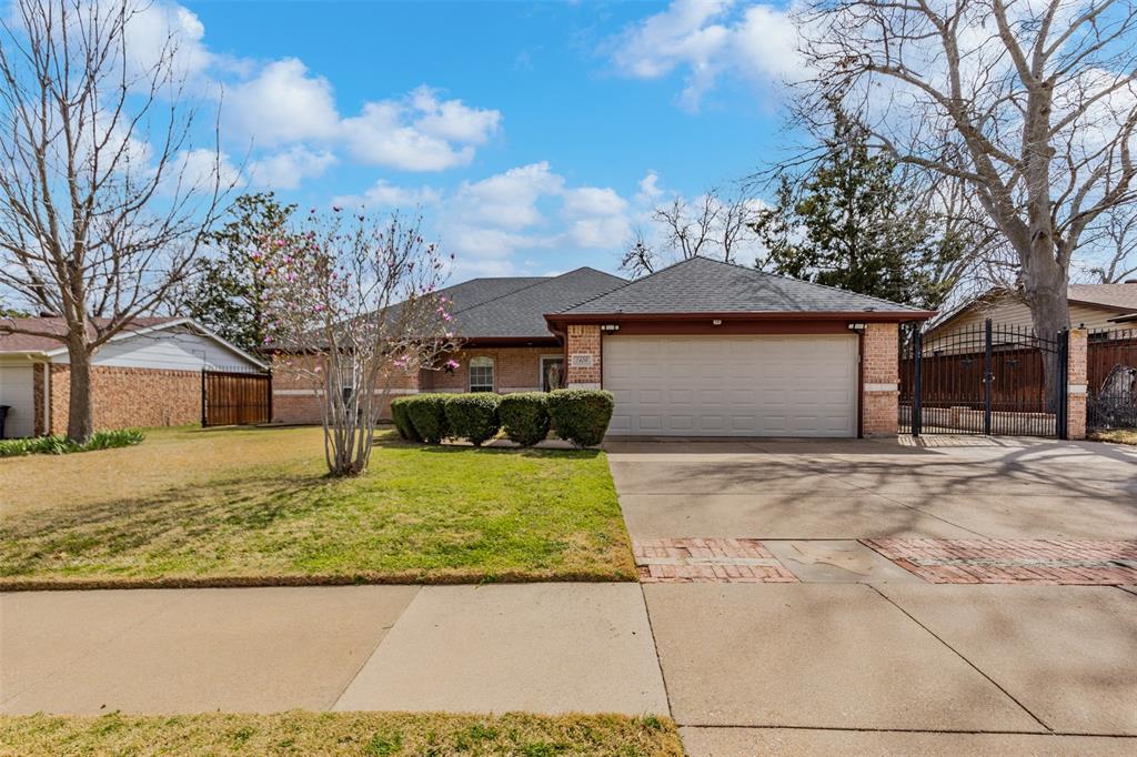 1409 La Sierra Road Property Photo
