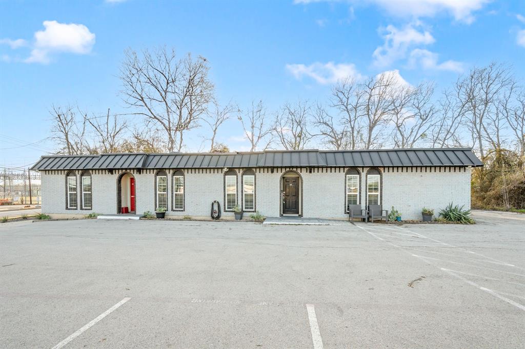 7207 Latham Drive Property Photo