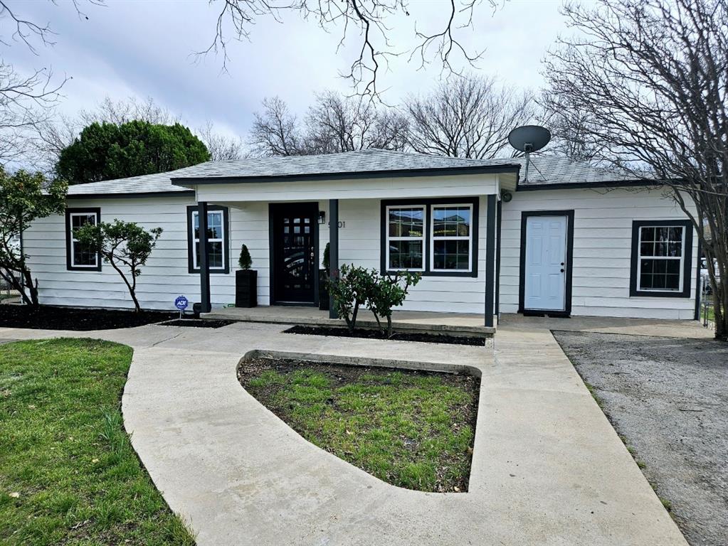5901 Azle Avenue Property Photo