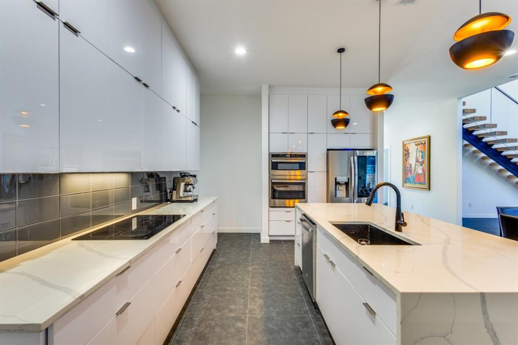9774 Sunset Drive Property Photo