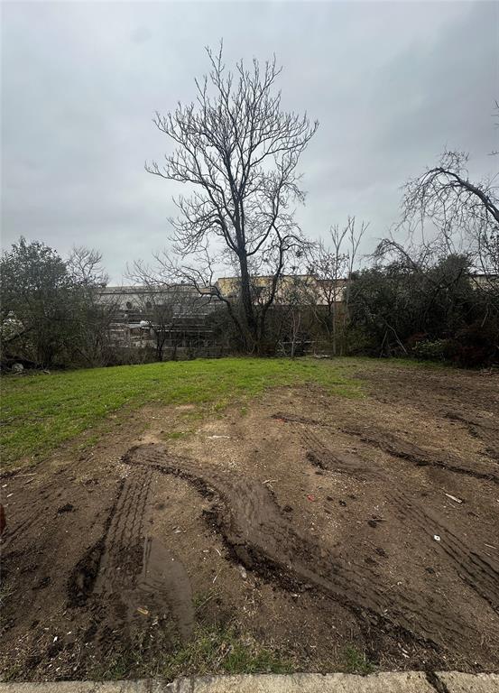 1215 Compton Street Property Photo