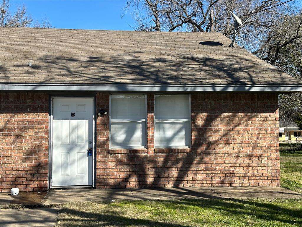 1111 N Main Street Property Photo
