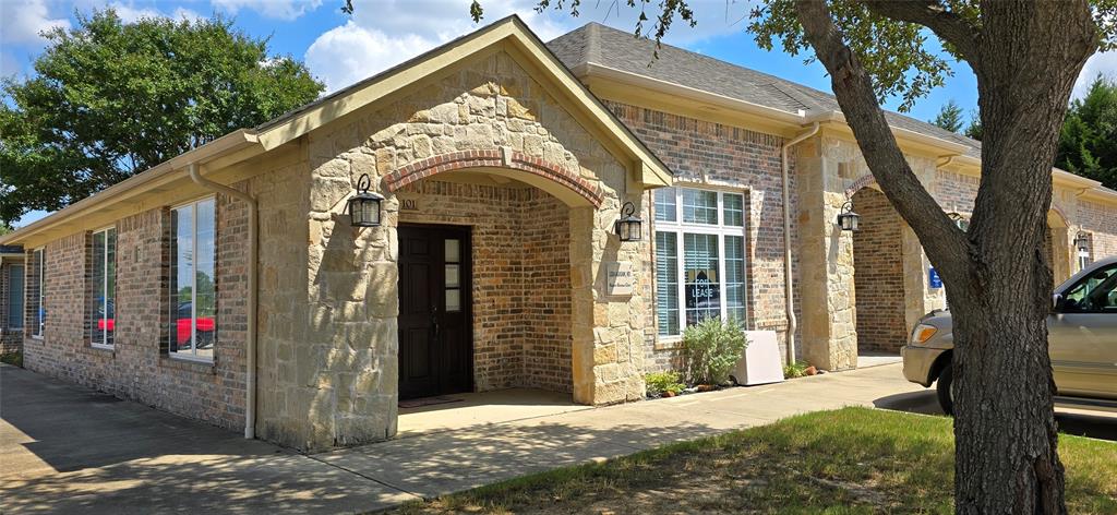 7155 Colleyville Boulevard Property Photo 1