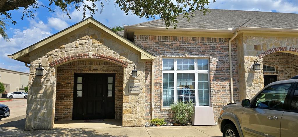 7155 Colleyville Boulevard Property Photo 2