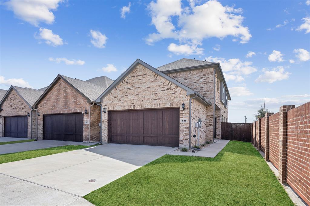 845 Eaglescliffe Landing Property Photo