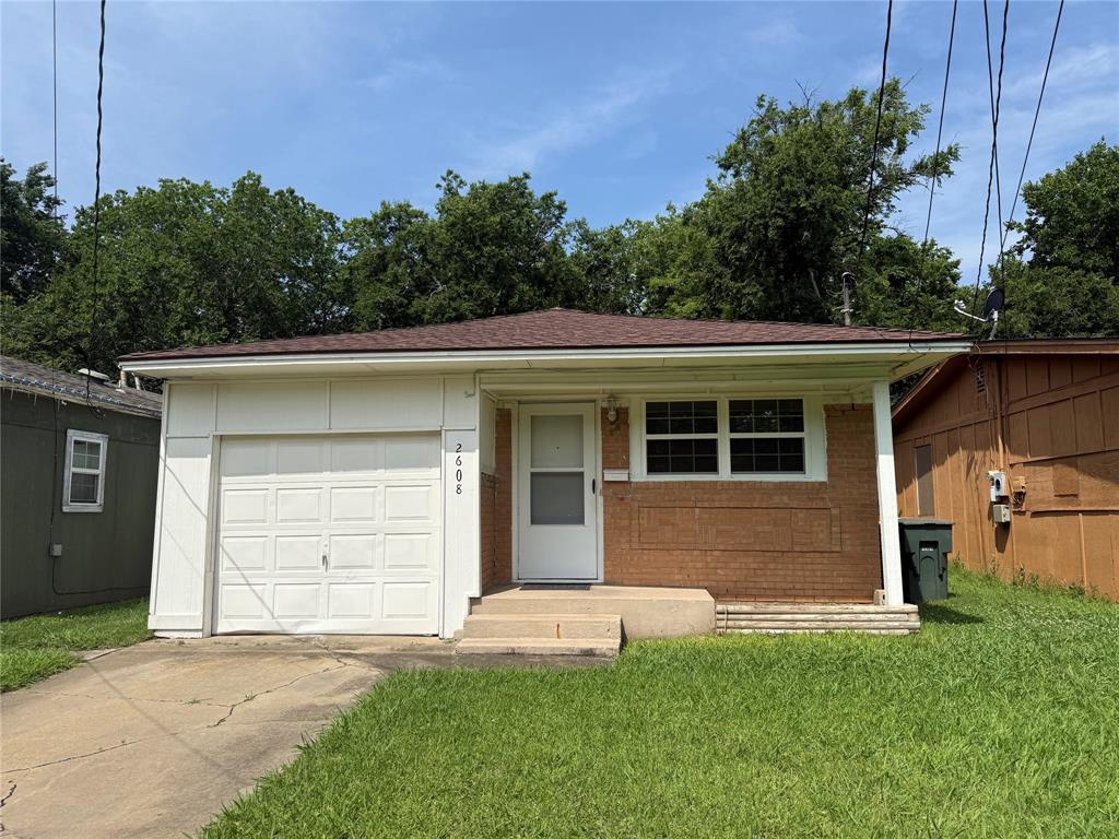 2608 N Hickory Street Property Photo 1