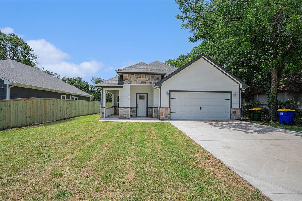 918 E Elm Street Property Photo 1