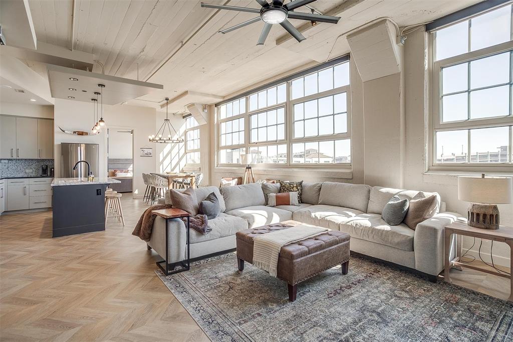 2600 W 7th Street Property Photo