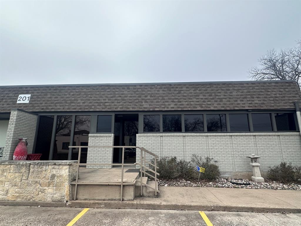 201 Ferris Avenue Property Photo