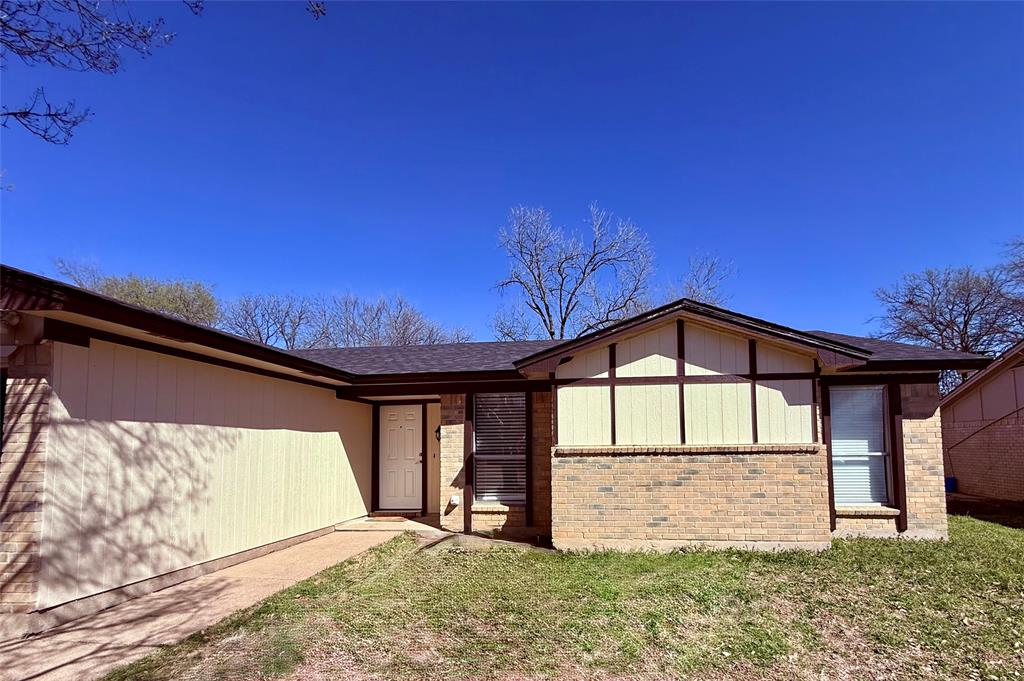 211 W Volunteer Drive Property Photo