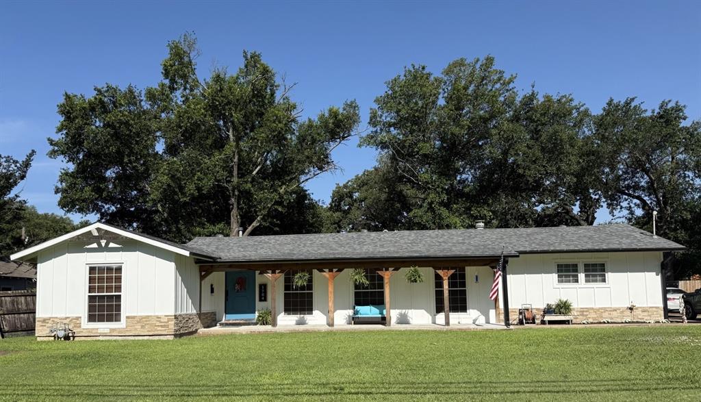 1704 S Houston Street Property Photo 1