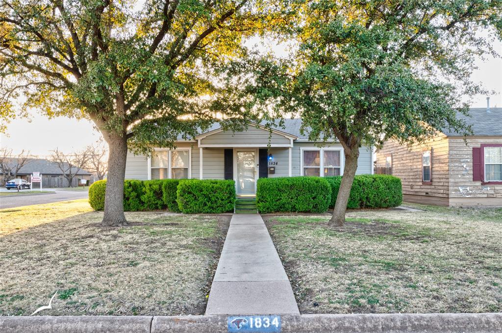1834 Santos Street Property Photo