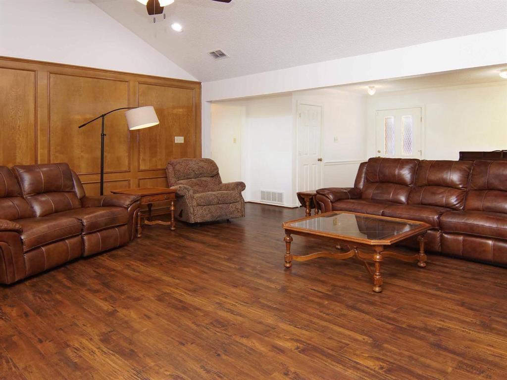 4840 Barberry Drive Property Photo 5