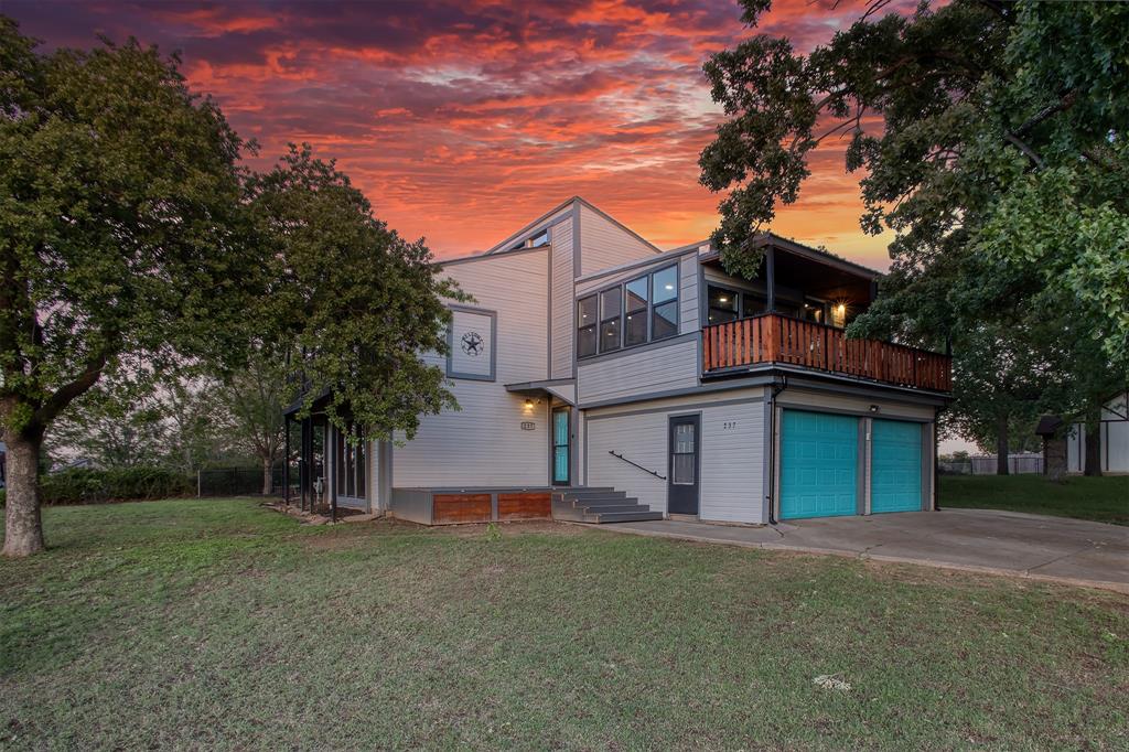 237 Runaway Bay Drive Property Photo