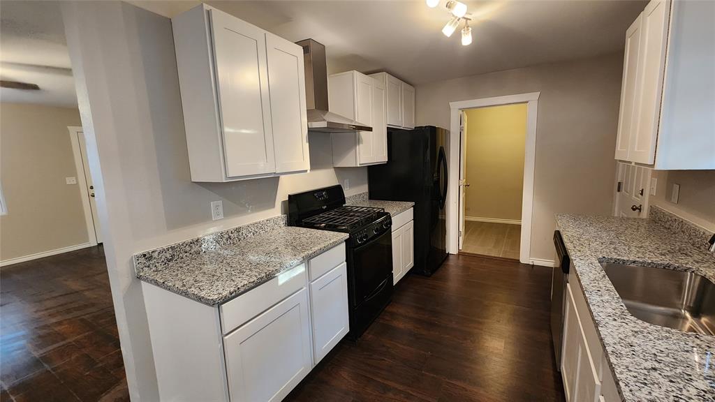 112 Elm Street Property Photo