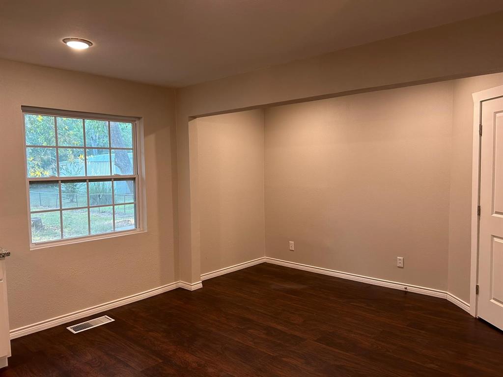 112 Elm Street Property Photo 4