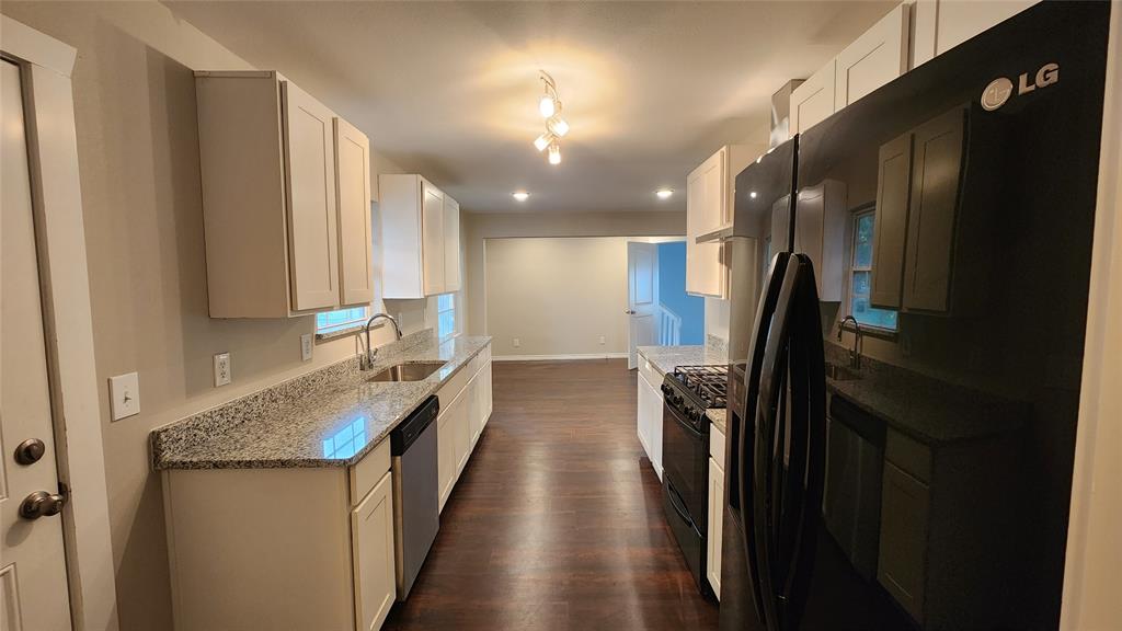 112 Elm Street Property Photo 6