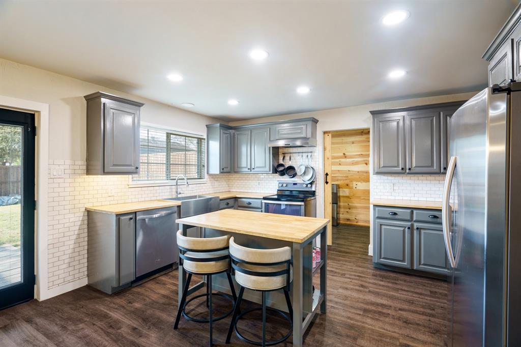 1025 Oak Hurst Drive Property Photo