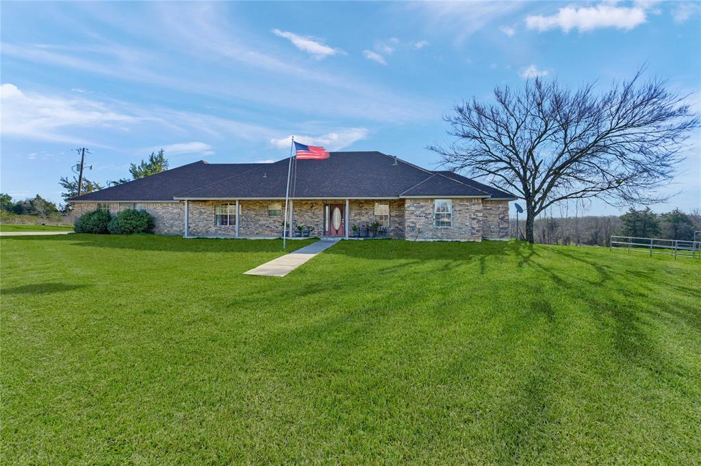 198 Friendship Circle Property Photo