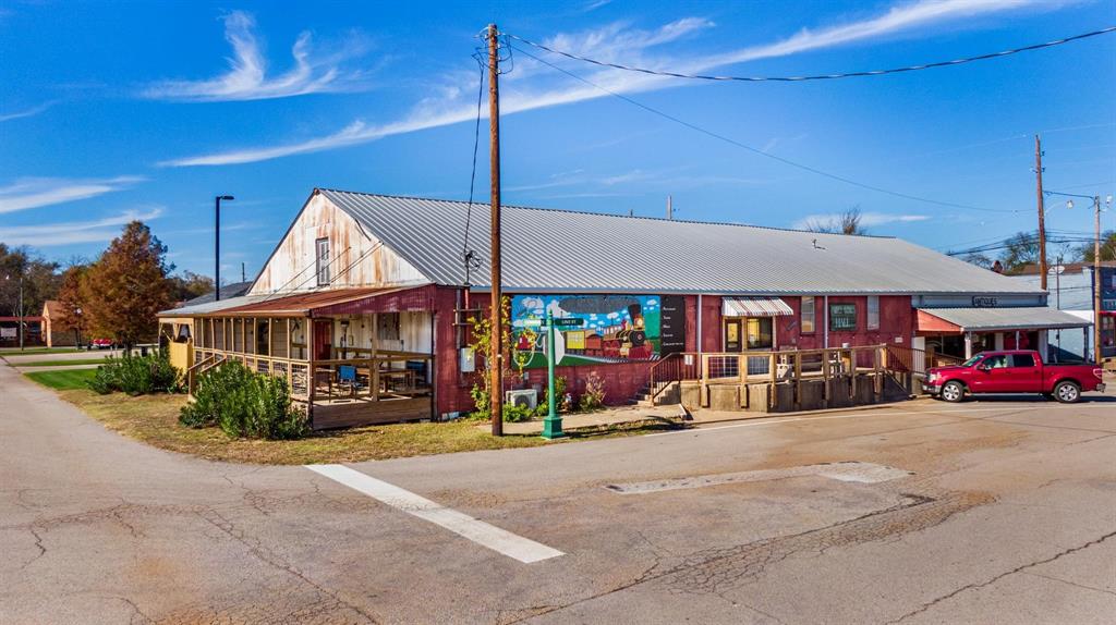 124 S Line Street Property Photo