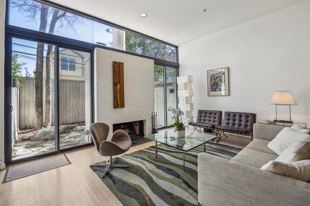 3922 Travis Street Property Photo