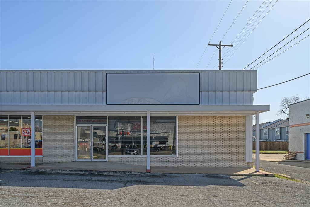 210 S Armstrong Avenue Property Photo