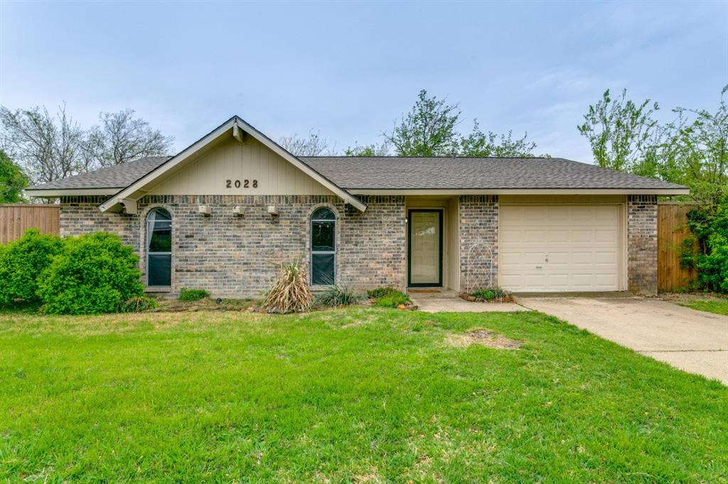2028 Victoria Road Property Photo