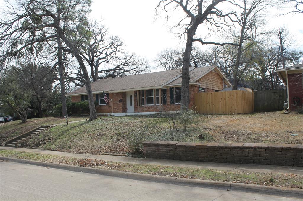 526 Lakeside Drive Property Photo
