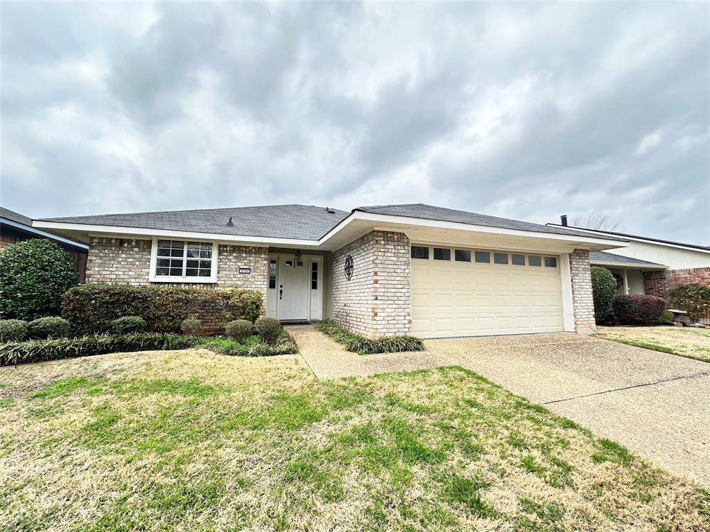 9704 Ash Street Property Photo