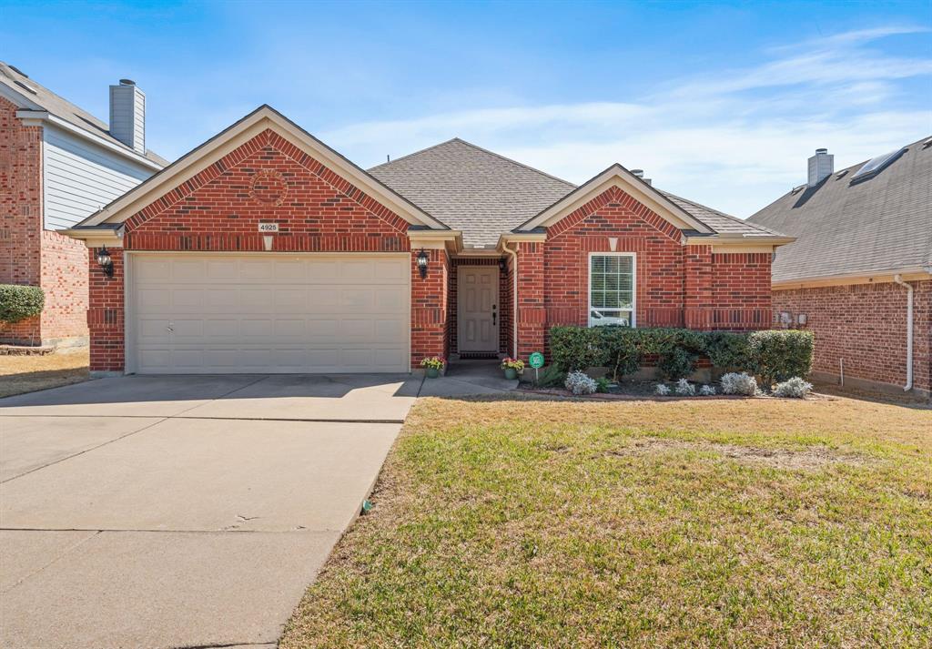 4925 Summer Oaks Lane Property Photo