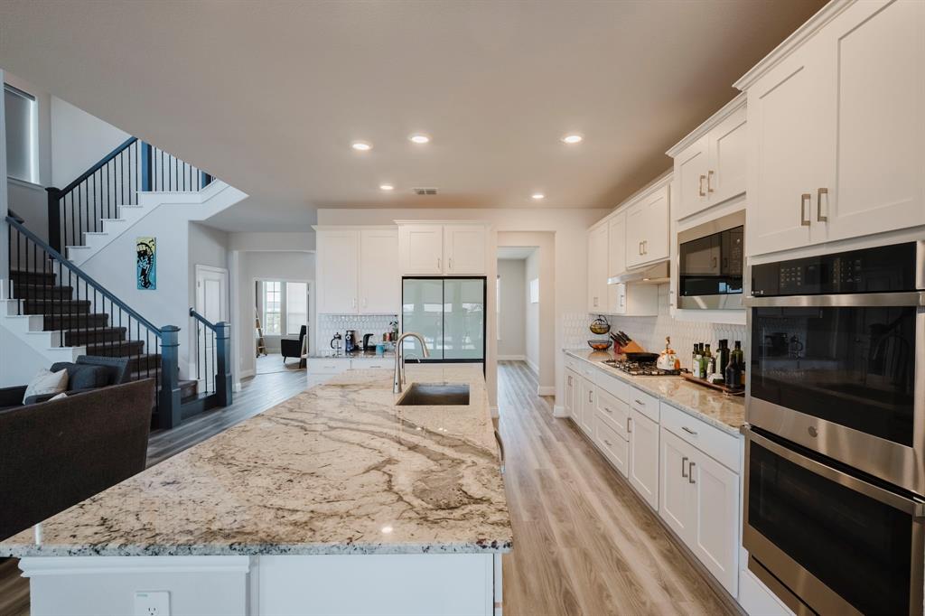 861 Vineyard Way Property Photo