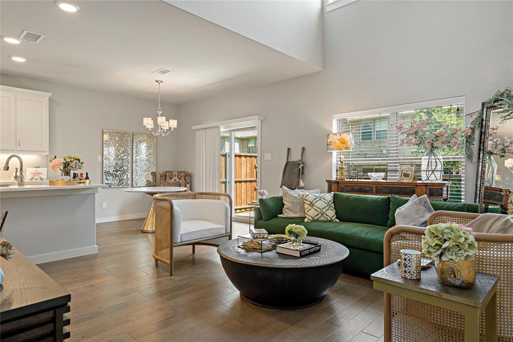 2749 Starburst Property Photo 1