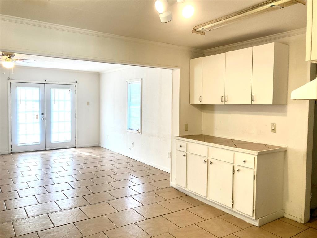 2927 Despot Road Property Photo