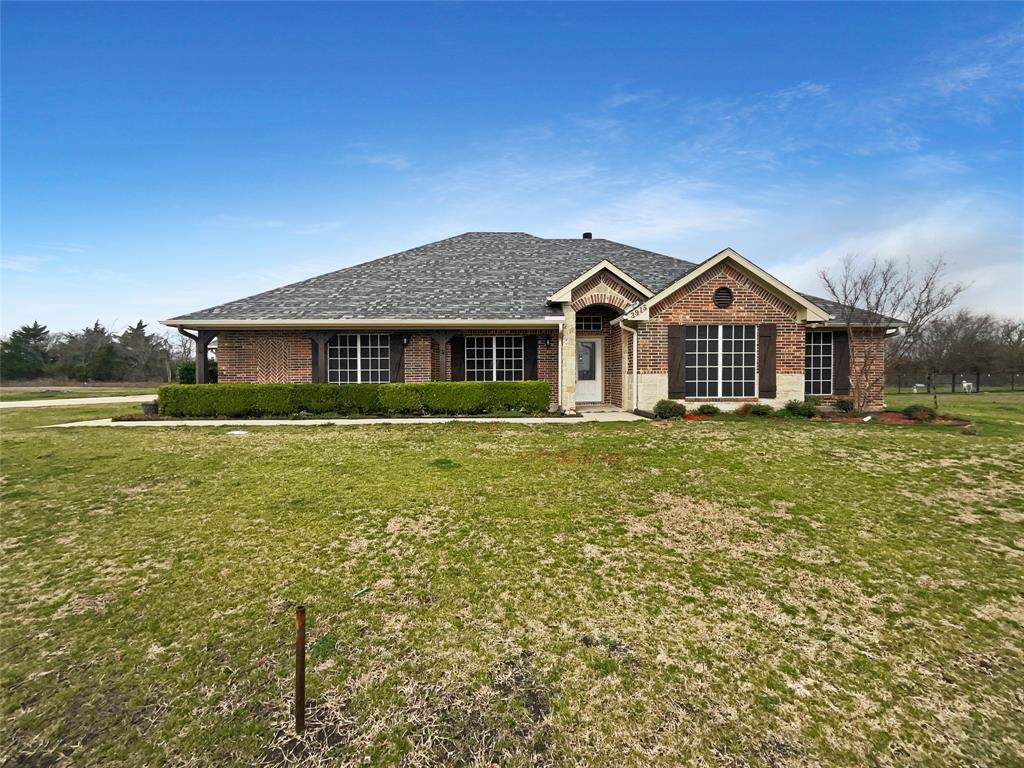 3915 Tower Circle Property Photo