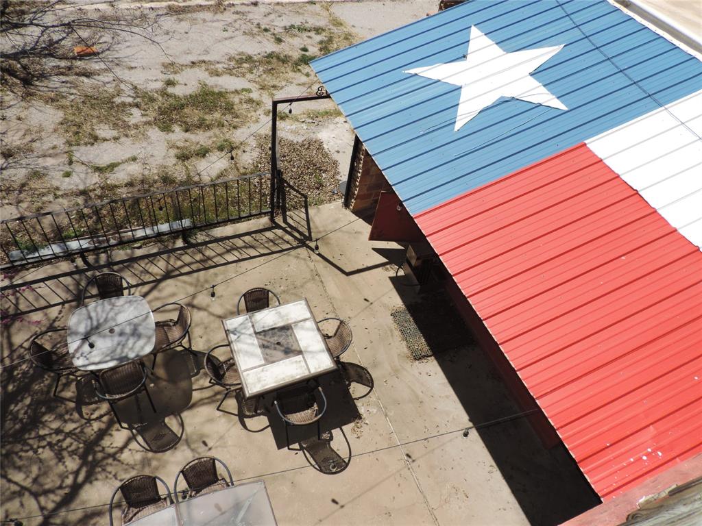 112 S Austin Property Photo 8