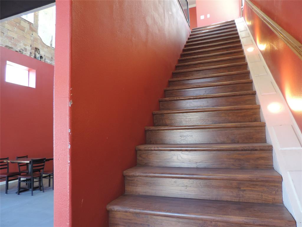 112 S Austin Property Photo 13