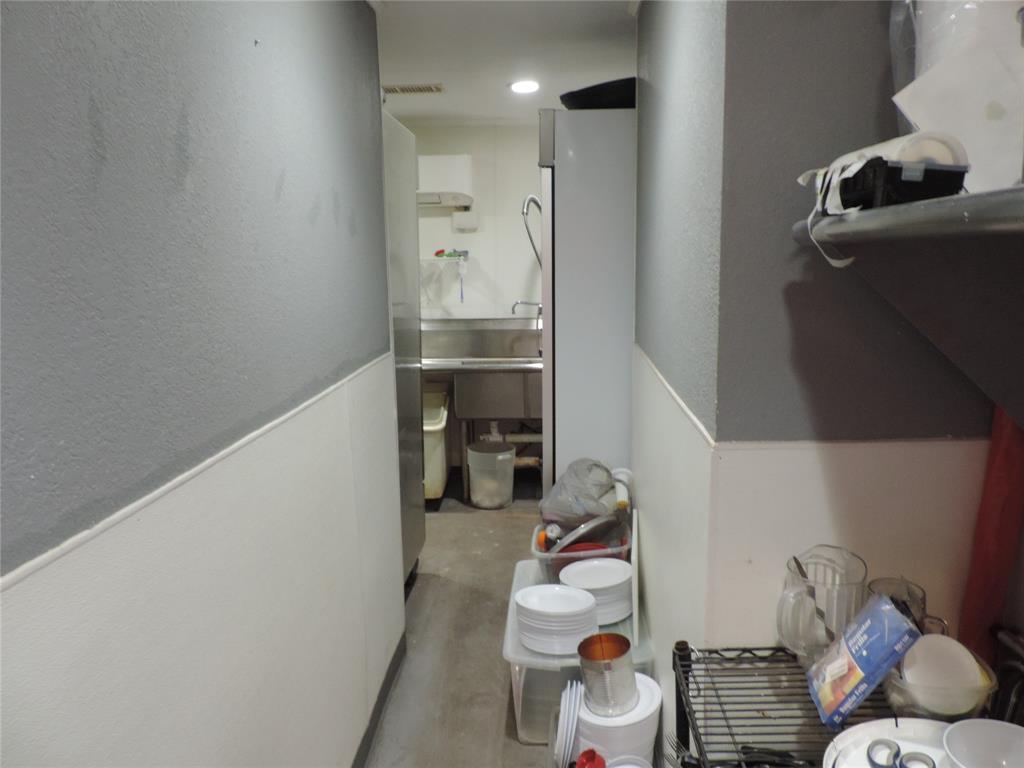 112 S Austin Property Photo 40