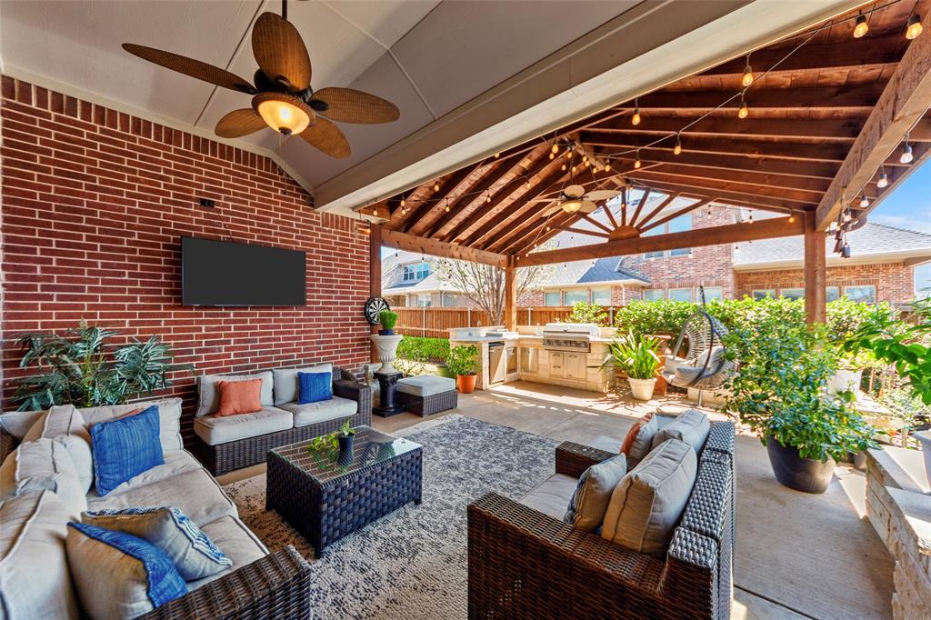 957 Byron Street Property Photo