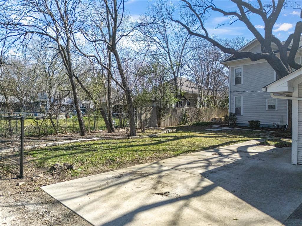 119 E University Avenue Property Photo